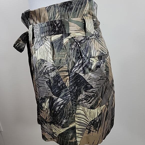 L'agence Shorts Womens 6 Green Belted High Waisted Silk Palms Camo Luxury - Picture 3 of 12